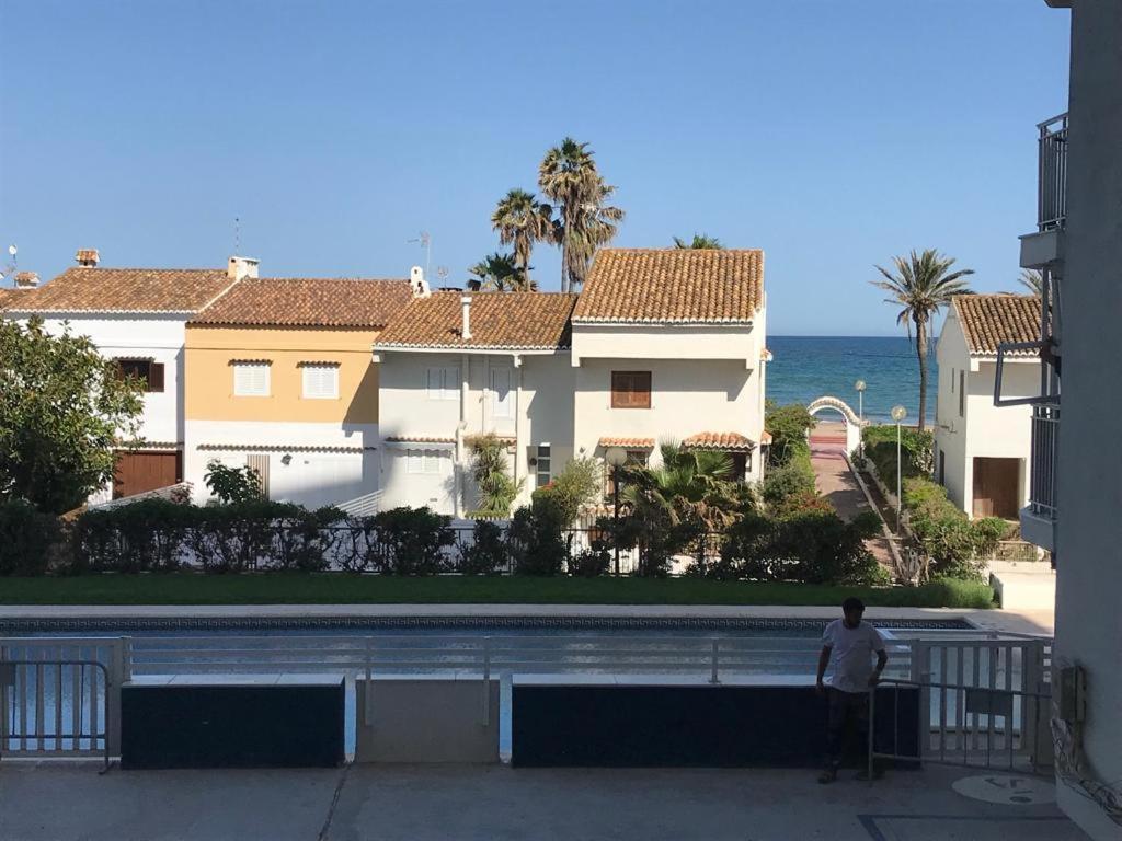 Apartamento En Complejo Residencial Con Piscina Y Garaje Frente Al Mar 瓦伦西亚 外观 照片